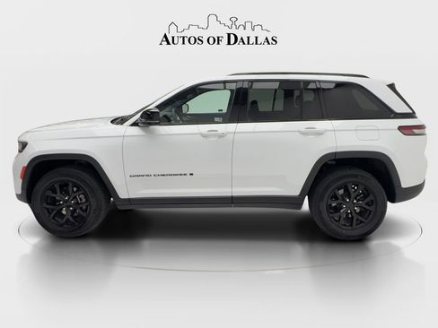 Used 2024 Jeep Grand Cherokee Altitude RWD image 5