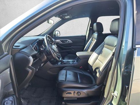 Used 2023 Chevrolet Traverse LT image 10