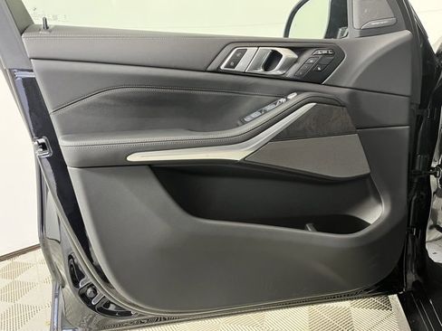 Used 2025 BMW X7 xDrive40i w/ M Sport Package image 10