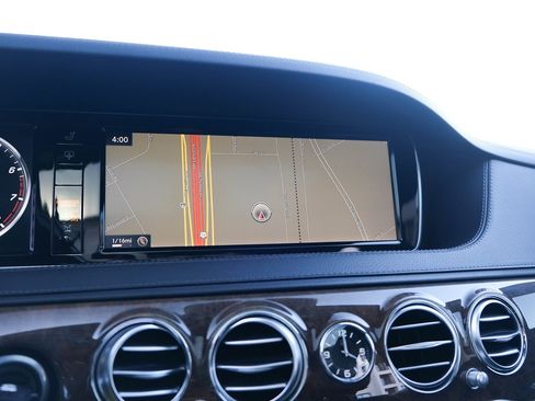 Used 2015 Mercedes-Benz S 550 Sedan image 37