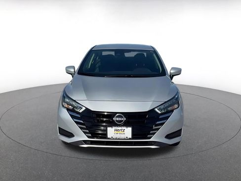 Used 2025 Nissan Versa SV FWD image 4