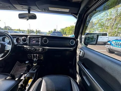 Used 2020 Jeep Wrangler Unlimited Sahara AWD/4WD image 27