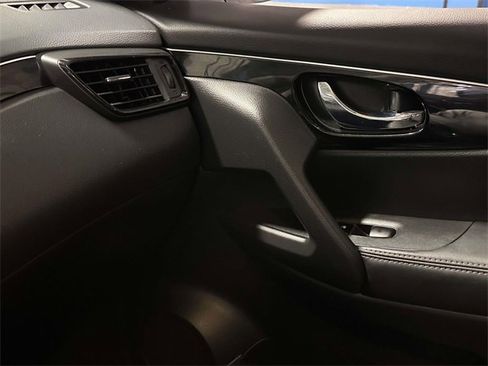 Used 2017 Nissan Rogue Sport SL image 24