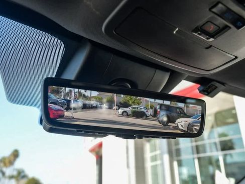 Used 2021 Toyota Sienna Platinum image 30