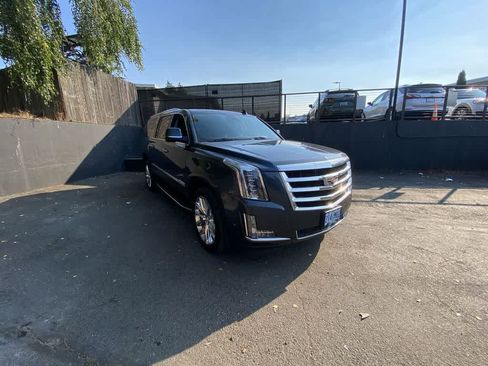 Used 2020 Cadillac Escalade ESV Premium Luxury AWD/4WD image 8