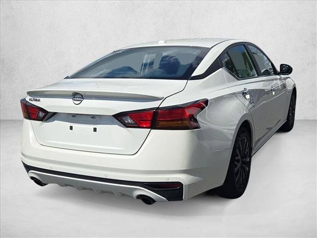 Used 2025 Nissan Altima 2.5 SV w/ SV Special Edition Package FWD image 5