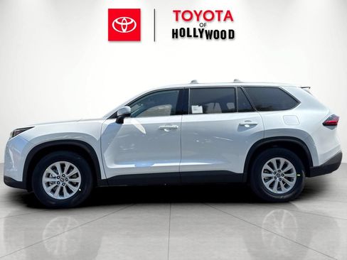 New 2026 Toyota Grand Highlander FWD image 9