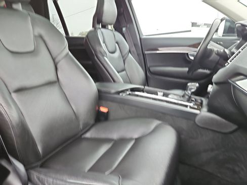 Used 2017 Volvo XC90 T6 Momentum w/ Vision Package AWD/4WD image 22