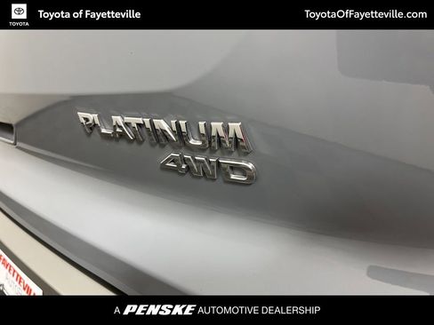 Used 2025 Nissan Pathfinder Platinum image 4