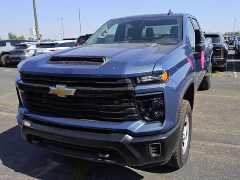 Used 2026 Chevrolet Silverado 2500 W/T AWD/4WD image 3
