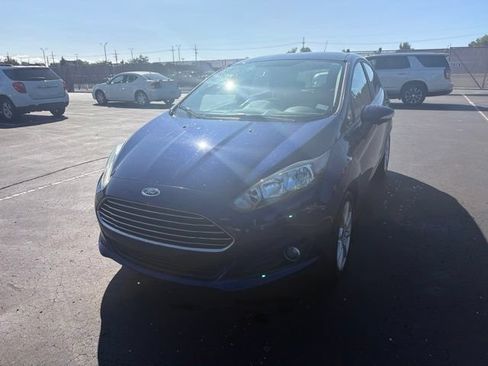 Used 2016 Ford Fiesta SE w/ Equipment Group 201A FWD image 2
