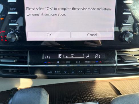 Used 2022 Toyota Sienna LE image 28