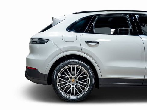Used 2022 Porsche Cayenne S Platinum image 20