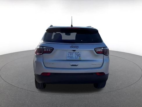 Used 2025 Jeep Compass Limited image 12