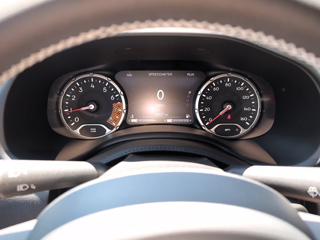 Used 2021 Jeep Renegade Latitude w/ Luxury Group II AWD/4WD image 17