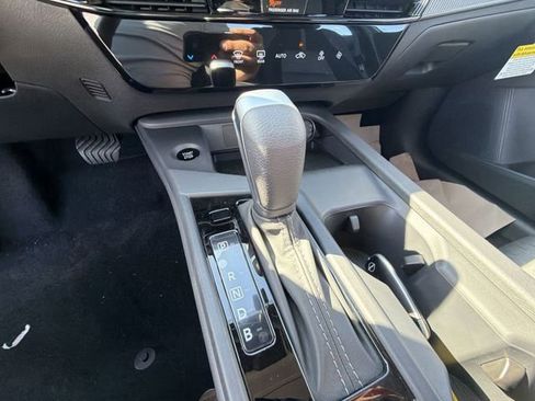 New 2026 Nissan Sentra SV w/ Floor Mat Package FWD image 19