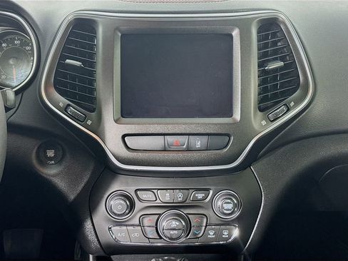 Used 2022 Jeep Cherokee Trailhawk w/ Sound & Nav Group image 36