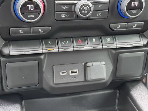 Used 2022 Chevrolet Silverado 1500 RST image 33