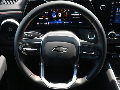 Used 2025 Chevrolet Colorado Z71 w/ Technology Package image 22