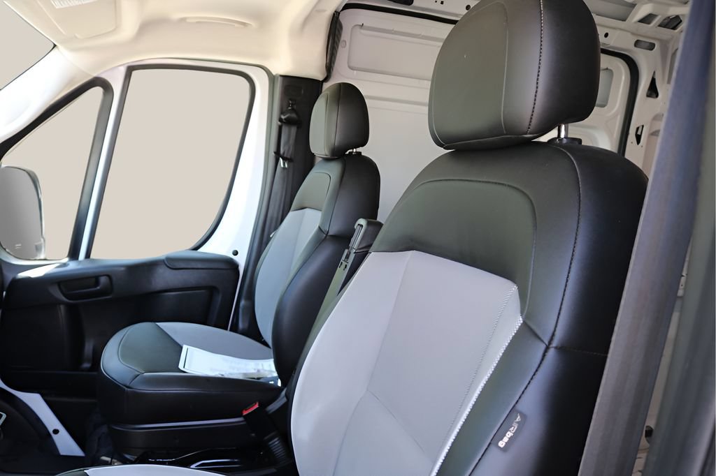 Used 2024 RAM ProMaster 2500 w/ Convenience Group FWD image 11