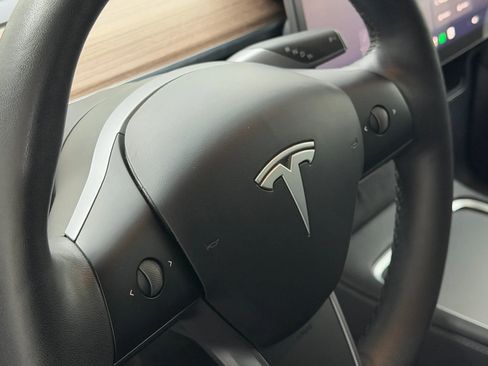 Used 2025 Tesla Model Y Long Range RWD image 22