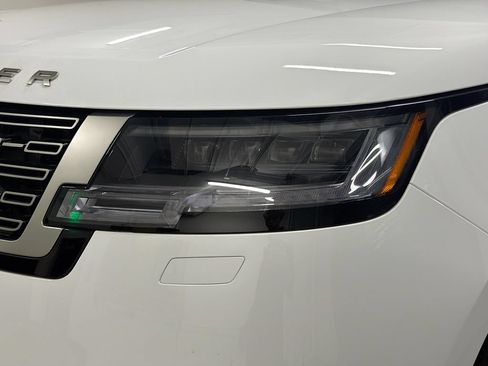Used 2025 Land Rover Range Rover SE AWD/4WD image 32