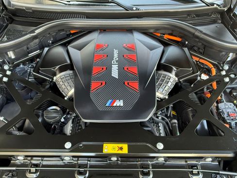 Certified 2025 BMW XM AWD/4WD image 33