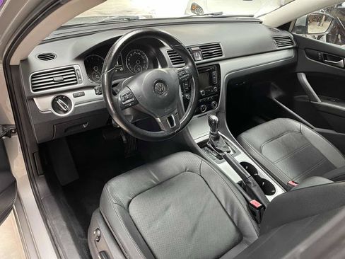 Used 2013 Volkswagen Passat 2.5 SE FWD image 10