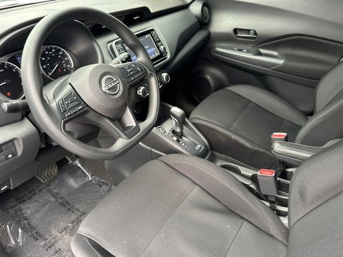 Used 2023 Nissan Kicks S image 4