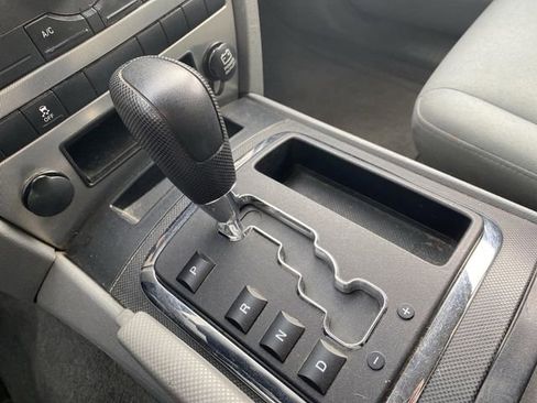 Used 2005 Jeep Grand Cherokee Laredo image 18