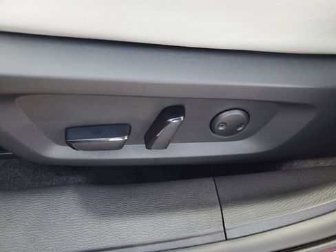 New 2025 Mitsubishi Outlander SE image 7