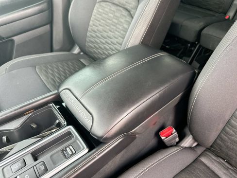 Used 2022 Nissan Pathfinder SV FWD image 20
