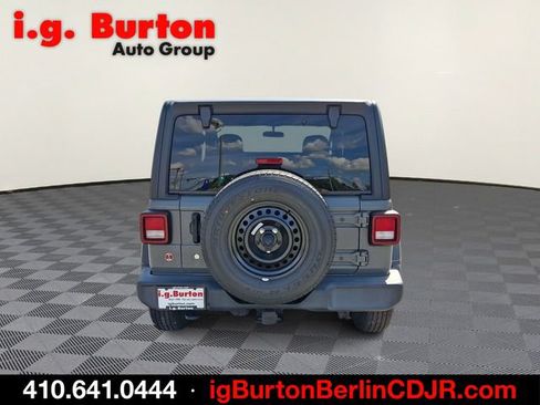 Used 2019 Jeep Wrangler Sport AWD/4WD image 5