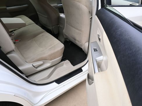 Used 2012 Toyota Prius V Five image 35