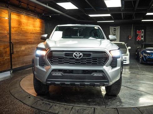 Used 2024 Toyota Tacoma TRD Off-Road image 4
