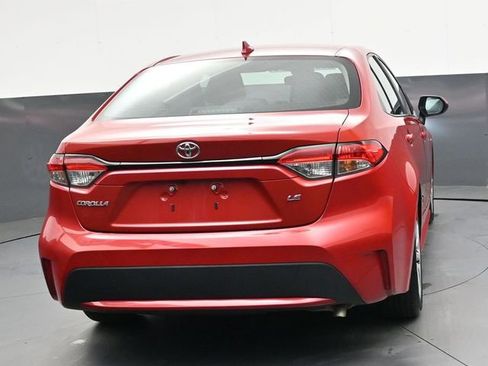 Used 2021 Toyota Corolla LE FWD image 4