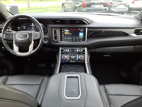 Used 2023 GMC Yukon XL Denali w/ Advanced Technology Package AWD/4WD image 22