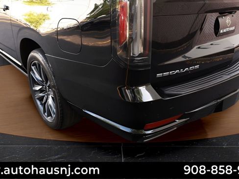 Used 2023 Cadillac Escalade ESV Sport w/ Touring Package AWD/4WD image 7