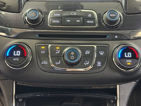Used 2019 Chevrolet Impala Premier w/ Premier Convenience Package FWD image 41