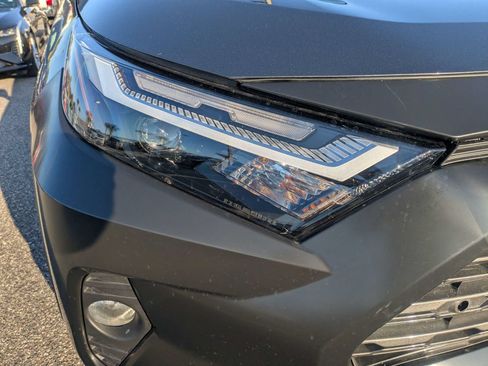 Used 2025 Toyota RAV4 LE AWD/4WD image 10