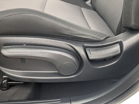 Used 2020 Kia Soul LX FWD image 21