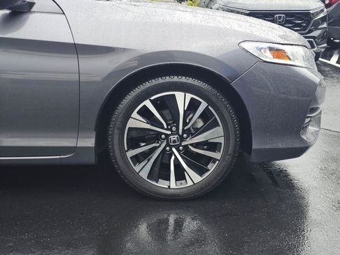 Used 2017 Honda Accord EX-L image 9