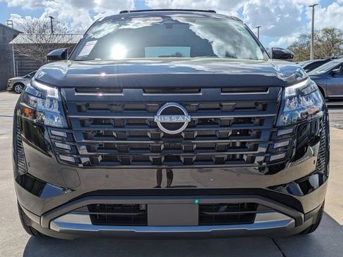 New 2026 Nissan Pathfinder SL image 2