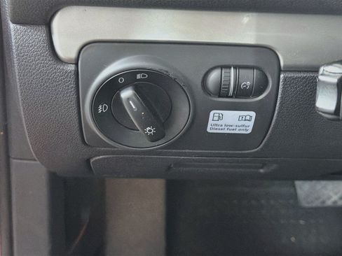 Used 2013 Volkswagen Golf TDI FWD image 16