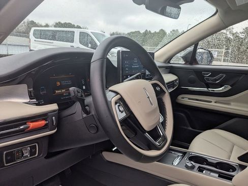 Used 2025 Lincoln Corsair Premiere w/ Equipment Group 101A image 13