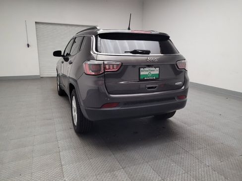 Used 2018 Jeep Compass Latitude w/ Popular Equipment Group FWD image 6