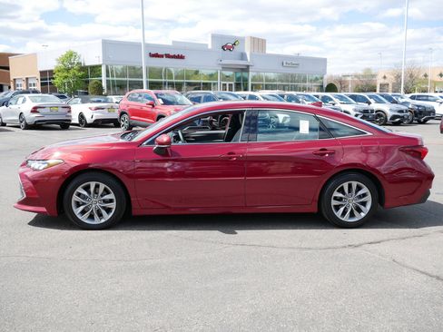 Used 2021 Toyota Avalon XLE w/ Protection Package (TMS) FWD image 4