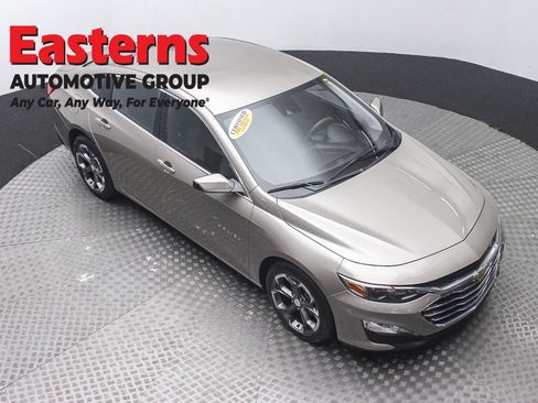 Used 2024 Chevrolet Malibu LT FWD image 3