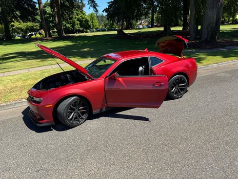 Used 2014 Chevrolet Camaro SS w/ SS Performance Package RWD image 43