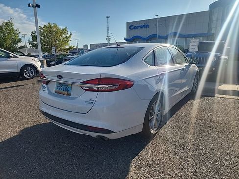 Used 2017 Ford Fusion SE FWD image 10